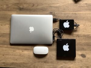 周辺機器にアップルリンゴシールを貼ってみた